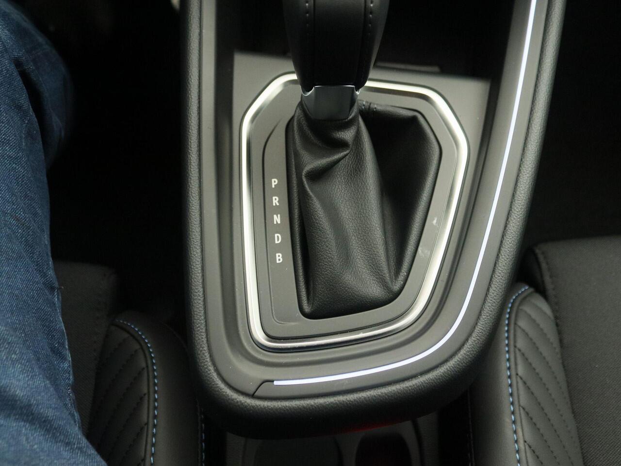 Renault CLIO E-Tech Full Hybrid 145 esprit Alpine | Automaat | instrumentenpaneel met 10" TFT kleurenscherm | adaptive cruise control | EASY LINK multimedia met 9,3" touchscreen | lichtmetalen wielen 17" 'La Fleche' |