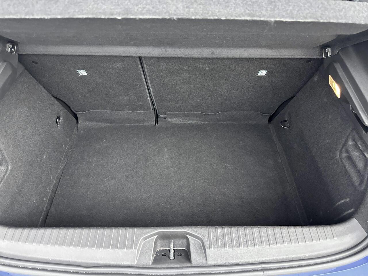 Renault CLIO 1.0 TCe GPF Techno 90PK | Navigatie 9,3'' | Climate Control | Keyless | Achteruitrijcamera | Half-Leder | Apple CarPlay & Android Auto