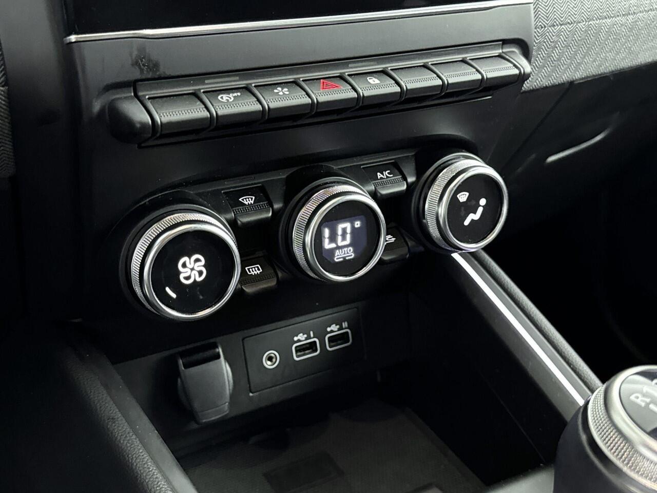 Renault CLIO 1.0 TCe 90 GPF techno | Achteruitrijcamera | Android & Apple Carplay | Groot Scherm | Navigatie | Parkeersensoren | Cruise Control | Keyless Entry |