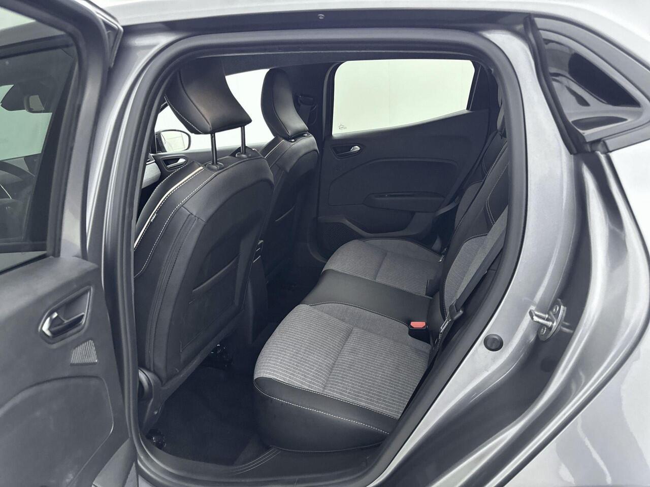 Renault CLIO 1.0 TCe 90Pk GPF techno | Navigatie met 9.3 Inch Scherm | Climate Control | Cruise Control | Parkeersensoren incl. Camera | Apple Carplay/Android Auto | Keyless Entry 7 Start | Lichtmetalen Velgen 16 Inch |