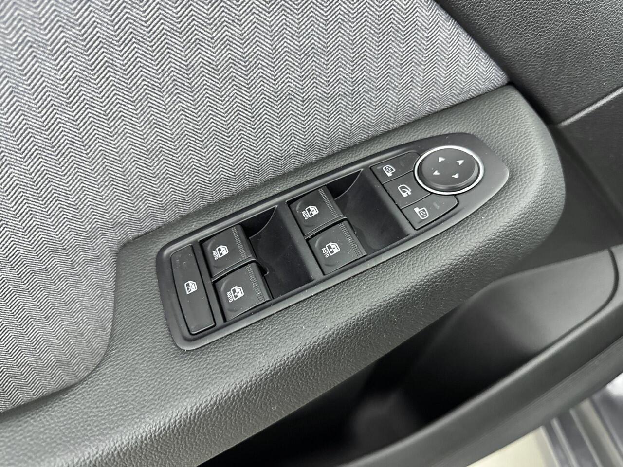 Renault CLIO 1.0 TCe 90Pk GPF techno | Navigatie met 9.3 Inch Scherm | Climate Control | Cruise Control | Parkeersensoren incl. Camera | Apple Carplay/Android Auto | Keyless Entry 7 Start | Lichtmetalen Velgen 16 Inch |