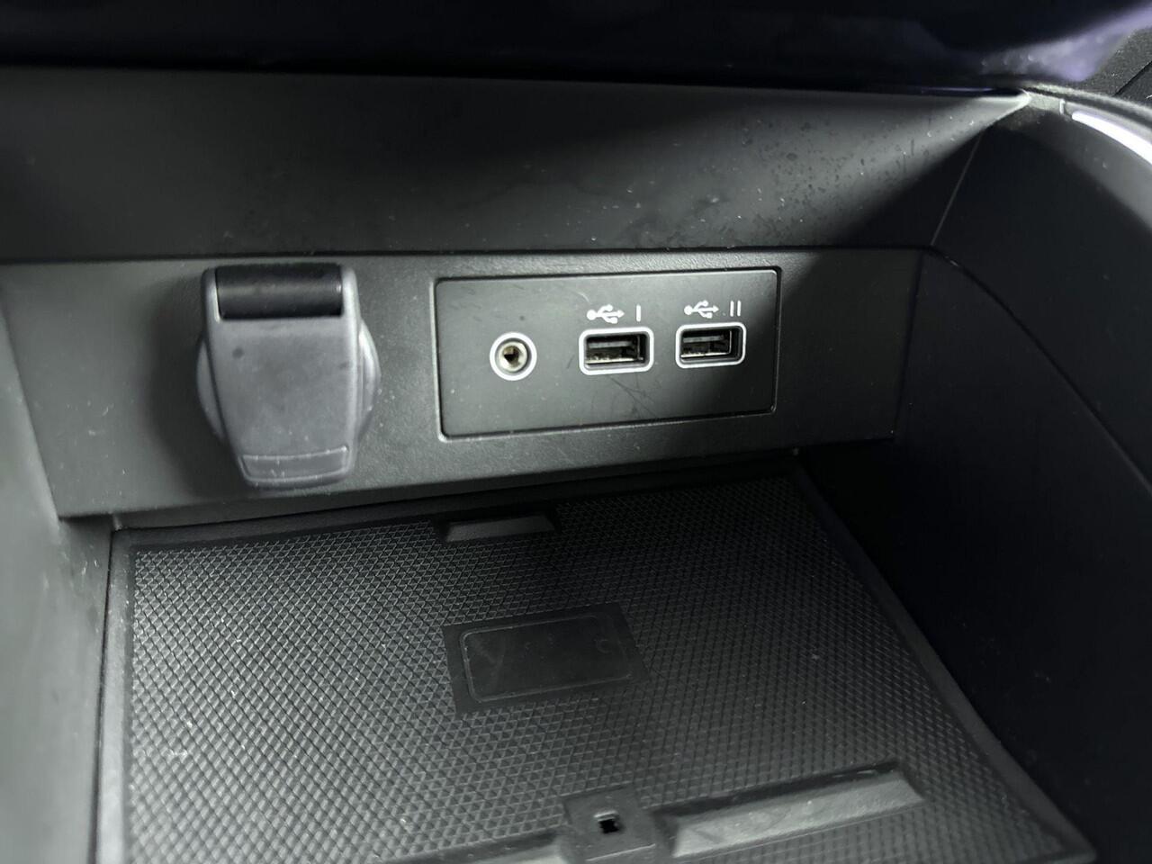 Renault CLIO 1.0 TCe 90Pk GPF techno | Navigatie met 9.3 Inch Scherm | Climate Control | Cruise Control | Parkeersensoren incl. Camera | Apple Carplay/Android Auto | Keyless Entry 7 Start | Lichtmetalen Velgen 16 Inch |