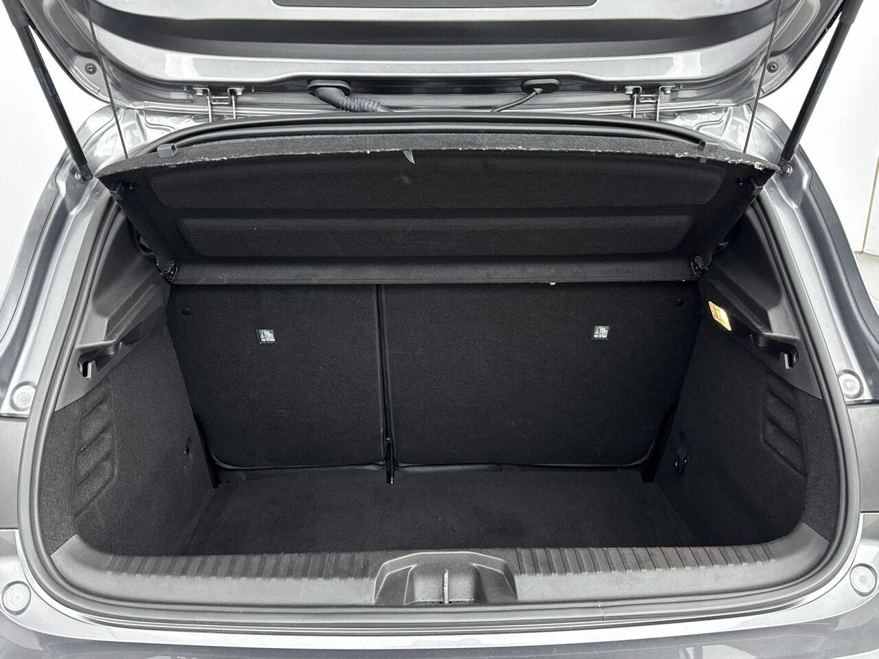 Renault CLIO 1.0 TCe 90Pk GPF techno | Navigatie | Apple & Android Carplay | Cruise & Climate Control | Achteruitrijcamera & Parkeersensoren | Elektrisch Inklapbare Spiegels |