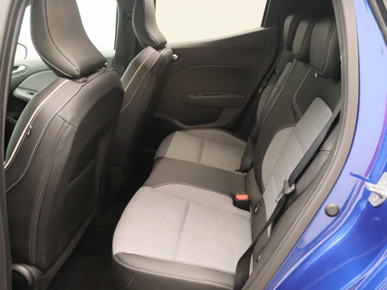 Renault CLIO TCe 90 Techno | Apple Carplay & Android Auto | Cruise Control | Climate Control | Achteruitrijcamera met sensoren | Navi |