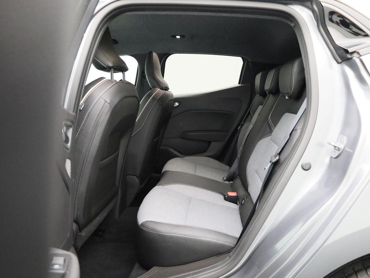 Renault CLIO 1.0 TCe 90 GPF techno | 9,3" Full-Map Navigatie | 10" Digitaal Instrumentarium | Camera | PDC Achter | Full-Map Navigatie | LED Pure Vision | Privacy Glass | Cruise Control & Snelheidsbegrenzer | 16" LMV 'Boa Vista' | Climate Control | Keyless | Draadloze