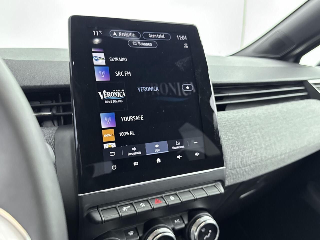 Renault CLIO 1.0 TCe 90Pk GPF techno | Navigatie met 9.3 Inch Scherm | Climate Control | Cruise Control | Parkeersensoren incl. Camera | Apple Carplay/Android Auto | Keyless Entry | Lichtmetalen Velgen 16 Inch |