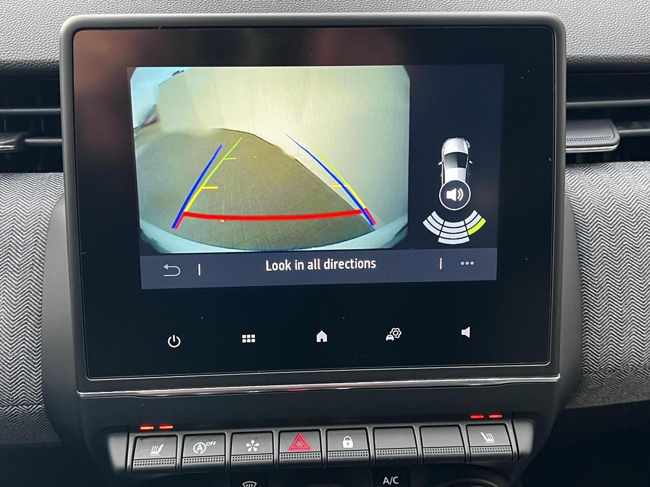 Renault CLIO 1.0 TCe 90 Techno / Fabrieksgarantie tot 3-2027 / Navigatie / Stuur- en stoelverwarming / Achteruitrijcamera / Apple Carplay Android / 16" LM wielen /