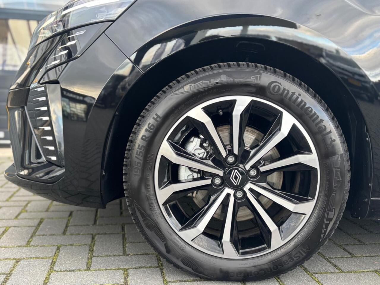 Renault CLIO 1.6 E-Tech Full Hybrid 145 Techno Pack Winter Grote Navi