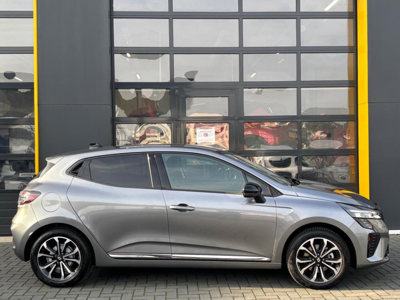 Renault CLIO 1.6 E-Tech Full Hybrid 145 Techno Pack Winter Grote Navi