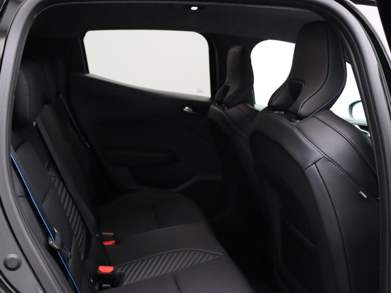 Renault CLIO E-Tech Full Hybrid 145pk esprit Alpine | Stoel- en stuurwielverwarming | 360 graden camera | 17" lichmetalen velgen |