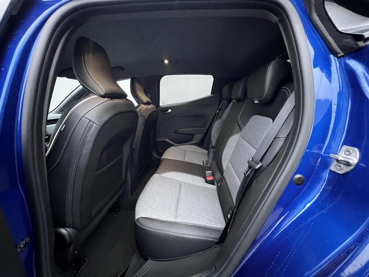 Renault CLIO 1.0 TCe 90 GPF techno / Fabrieksgarantie tot 07-2027 / Slechts 1.282 km / Stuur- en stoelverwarming / Navigatie / Apple Carplay Android / 16"LM wielen /