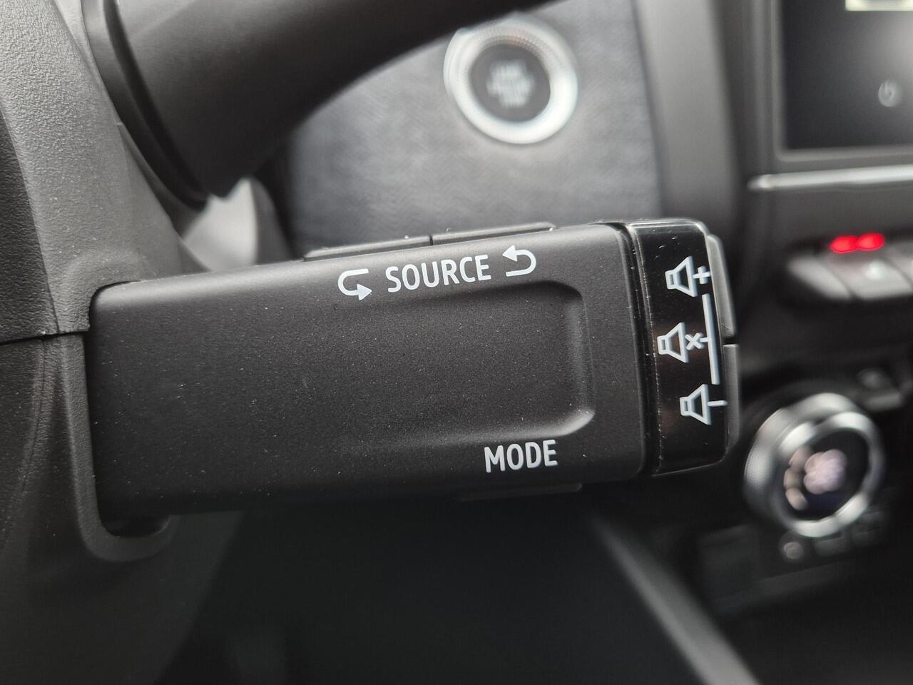 Renault CLIO 1.0 TCe 90 GPF techno / Fabrieksgarantie tot 04-2027 / Dealer onderhouden / Pack winter / Achteruitrijcamera / Stuur-en Stoelverwarming / Apple Carplay Android Auto / Navigatie /