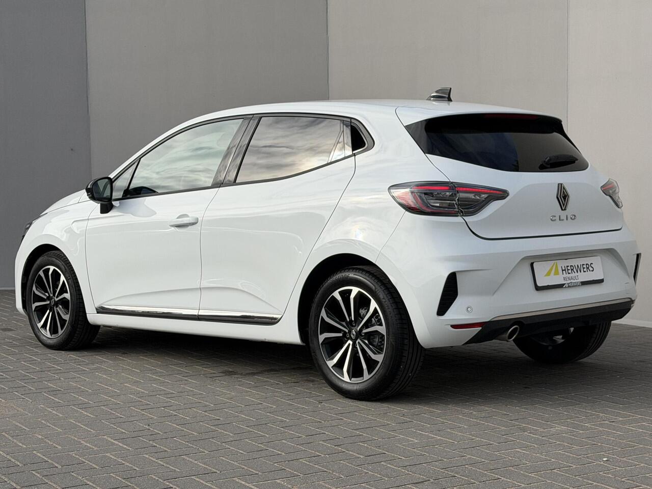 Renault CLIO 1.0 TCe 90 GPF techno Handgeschakeld / Navigatie via Apple Carplay & Android Auto / Parkeersensoren / Cruise Control / Climate Control / Achteruitrijcamera / Stoel & Stuurverwarming / Keyless / Privacy Glass /