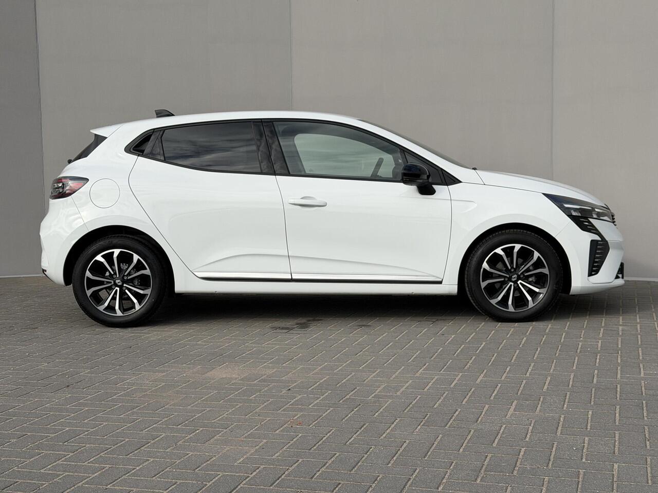 Renault CLIO 1.0 TCe 90 GPF techno Handgeschakeld / Navigatie via Apple Carplay & Android Auto / Parkeersensoren / Cruise Control / Climate Control / Achteruitrijcamera / Stoel & Stuurverwarming / Keyless / Privacy Glass /