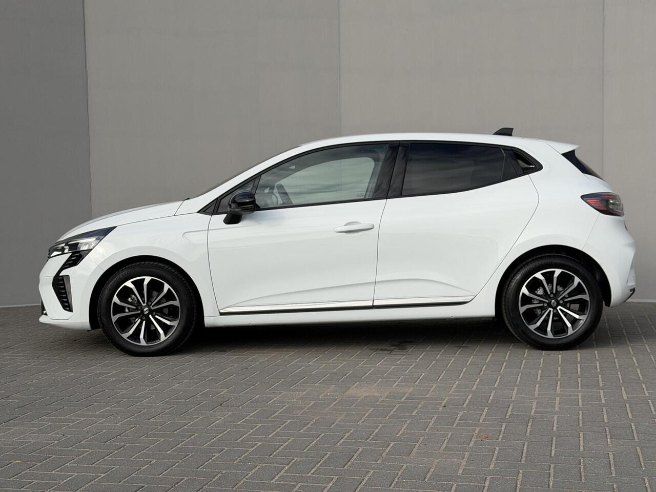 Renault CLIO 1.0 TCe 90 GPF techno Handgeschakeld / Navigatie via Apple Carplay & Android Auto / Parkeersensoren / Cruise Control / Climate Control / Achteruitrijcamera / Stoel & Stuurverwarming / Keyless / Privacy Glass /