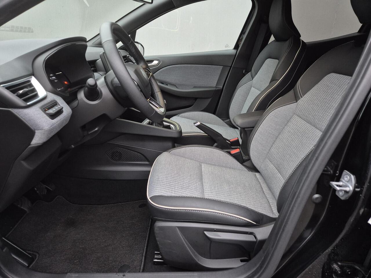 Renault CLIO 1.0 TCe 90 GPF techno / Fabrieksgarantie tot 04-2027 / Dealer onderhouden / Pack winter / Achteruitrijcamera / Stuur-en Stoelverwarming / Apple Carplay Android Auto / Navigatie /