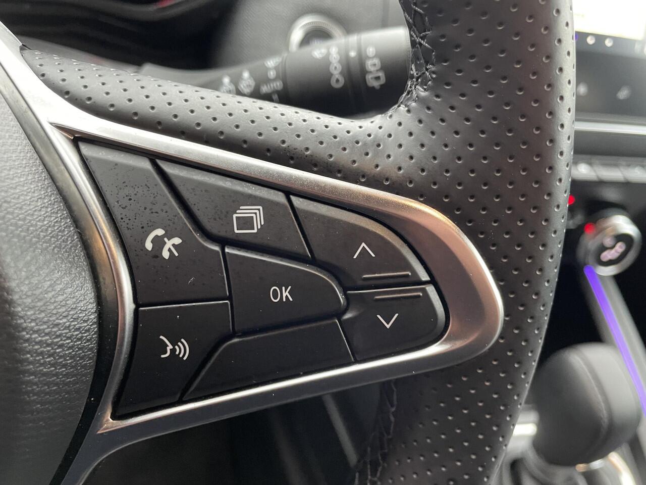 Renault CLIO 1.6 E-Tech Full Hybrid 145 techno / AUTOMAAT / ACHTERUITRIJCAMERA / PARKEERSENSOREN / STOEL + STUUR VERWARMING / CRUISE CONTROL