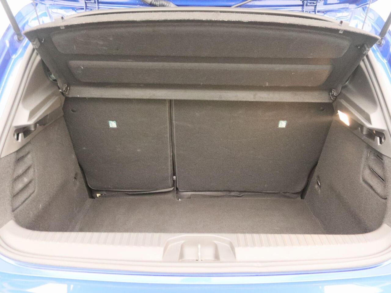 Renault CLIO TCe Techno 90PK | Navigatie 9,3'' | Half-Lederen Bekleding | Achteruitrijcamera | Climate Control | Apple CarPlay & Android Auto