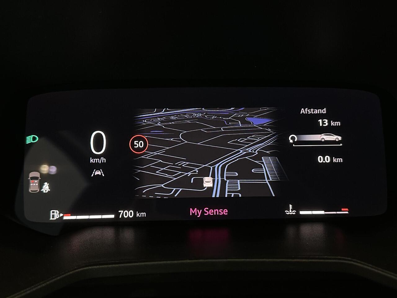 Renault CLIO 1.0 TCe 90 Techno | Navigatie 9,3" | Stoel- en stuurverwarming | Lichtmetalen velgen 17" | Apple Carplay/Android Auto