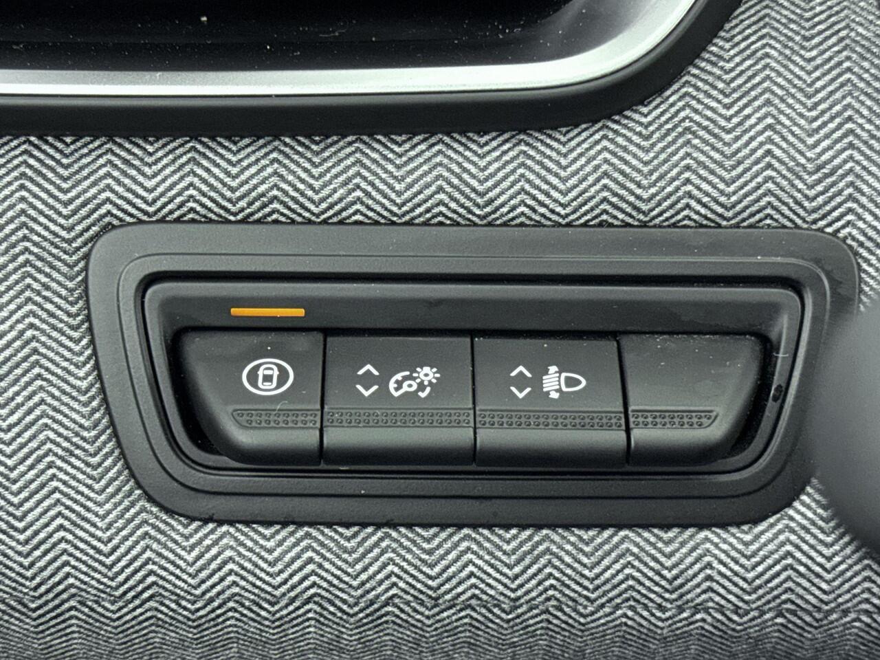 Renault CLIO 1.0 TCe 90Pk GPF techno | Navigatie met 9.3 Inch Scherm | Climate Control | Cruise Control | Parkeersensoren incl. Camera | Apple Carplay/Android Auto | Keyless Entry 7 Start | Lichtmetalen Velgen 16 Inch |