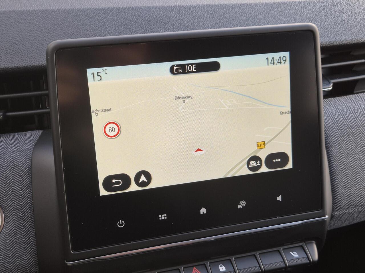 Renault CLIO 1.0 TCe 90 Techno Handgeschakeld / Pack winter / Draadloze telefoon lader / Keyless Entry/Start / Achteruitrijcamera / Stuur-, en Stoel verwarming / Climate control / Apple Carplay Android Auto /