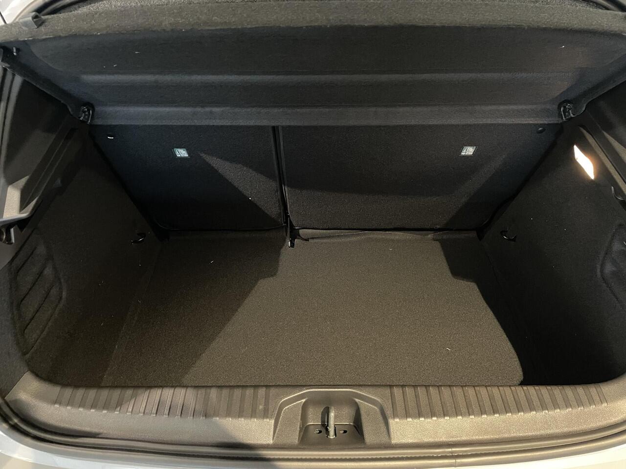 Renault CLIO 1.0 TCe 90 GPF techno / VOORRAAD ACTIE NIEUW! / INCL. 5 JAAR GARANTIE / OP=OP /