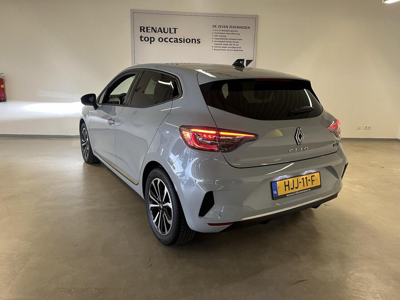 Renault CLIO 1.6 E-Tech Full Hybrid 145 techno / Pack City Premium / Pack Navigation Techno