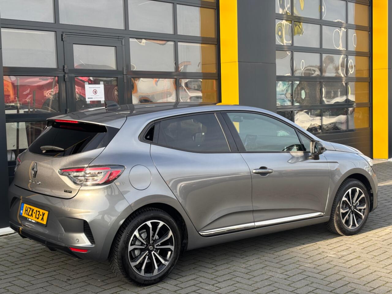Renault CLIO 1.6 E-Tech Full Hybrid 145 Techno Pack Winter Grote Navi Automaat