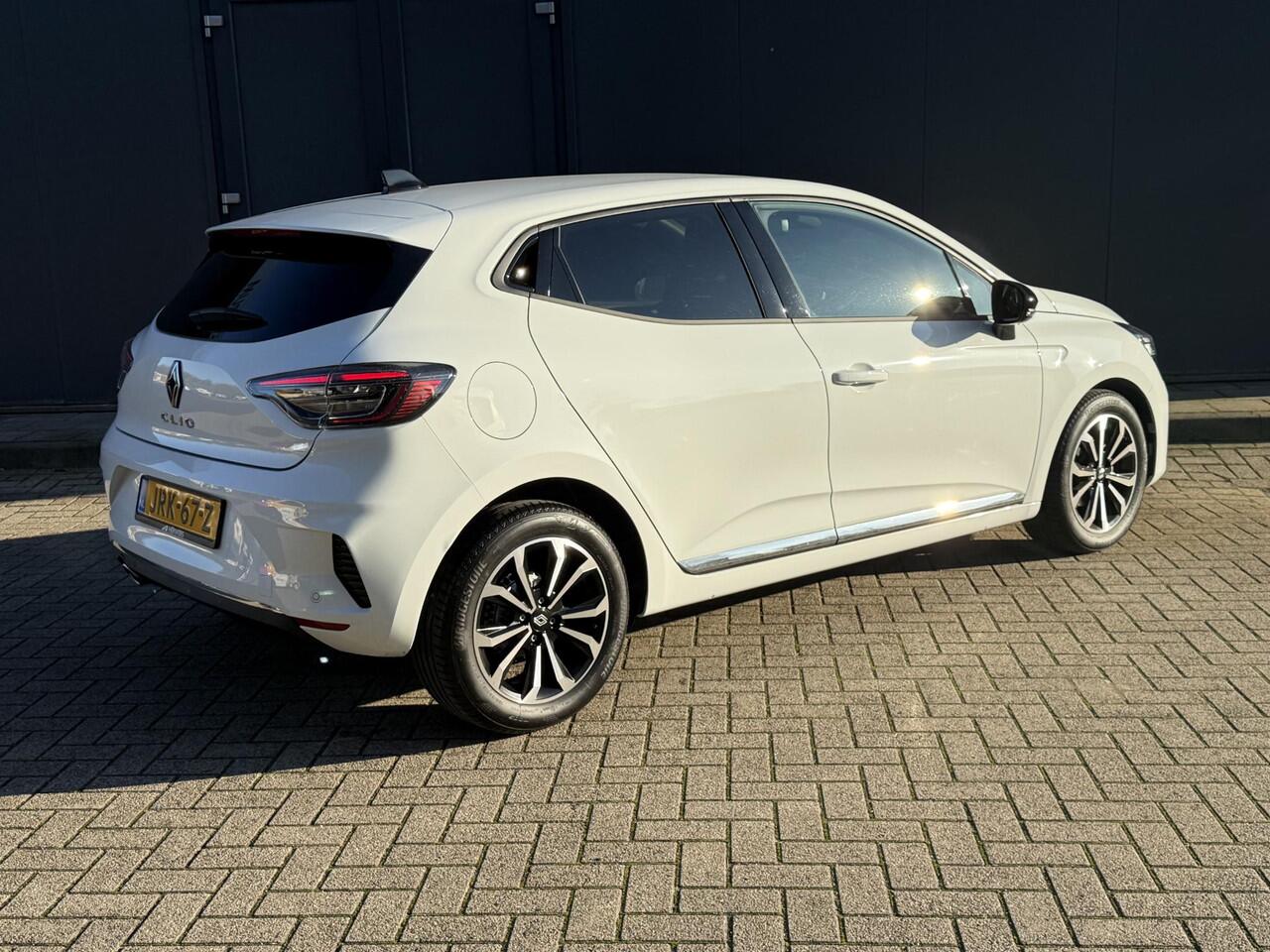 Renault CLIO 1.0 TCe 90 GPF techno / Fabrieksgarantie tot 04-2027 / Dealer onderhouden / Pack winter / Achteruitrijcamera / Stuur-en Stoelverwarming / Apple Carplay Android Auto / Navigatie /