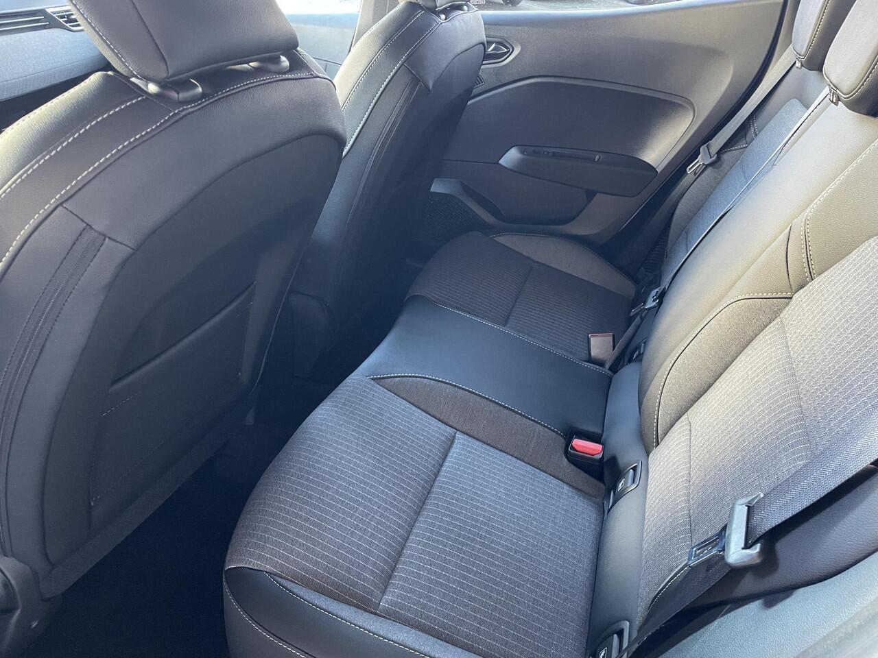 Renault CLIO 1.6 E-Tech Full Hybrid 145 techno / VOORRAAD ACTIE NIEUW! / 3000,- KORTING / 5 JAAR GARANTIE / OP=OP /