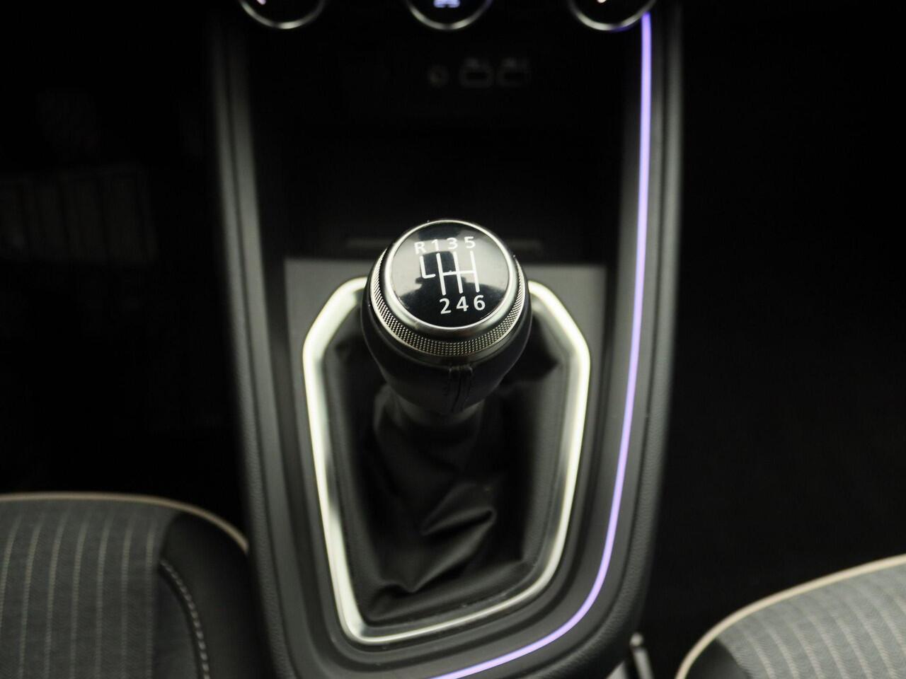 Renault CLIO TCe Techno 90PK | Navigatie 9,3'' | Half-Lederen Bekleding | Achteruitrijcamera | Climate Control | Apple CarPlay & Android Auto