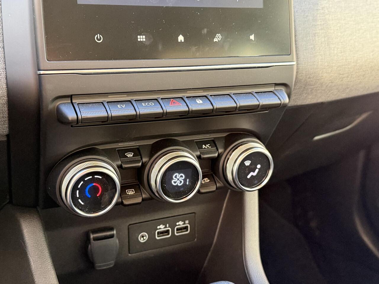 Renault CLIO 1.6 E-Tech Full Hybrid 145 evolution | Demo | Navigatie | Achteruitrijcamera | DAB | LED | Airco | Cruise Control | All Season banden |