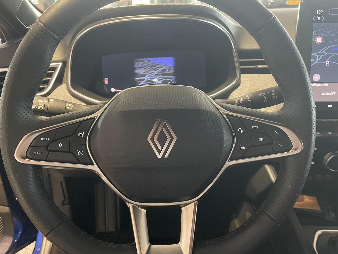 Renault CLIO 1.6 E-Tech Full Hybrid 145 techno / AUTOMAAT / PACK WINTER / ACHTERUITRIJCAMERA / PARKEERSENSOREN / CRUISE CONTROL