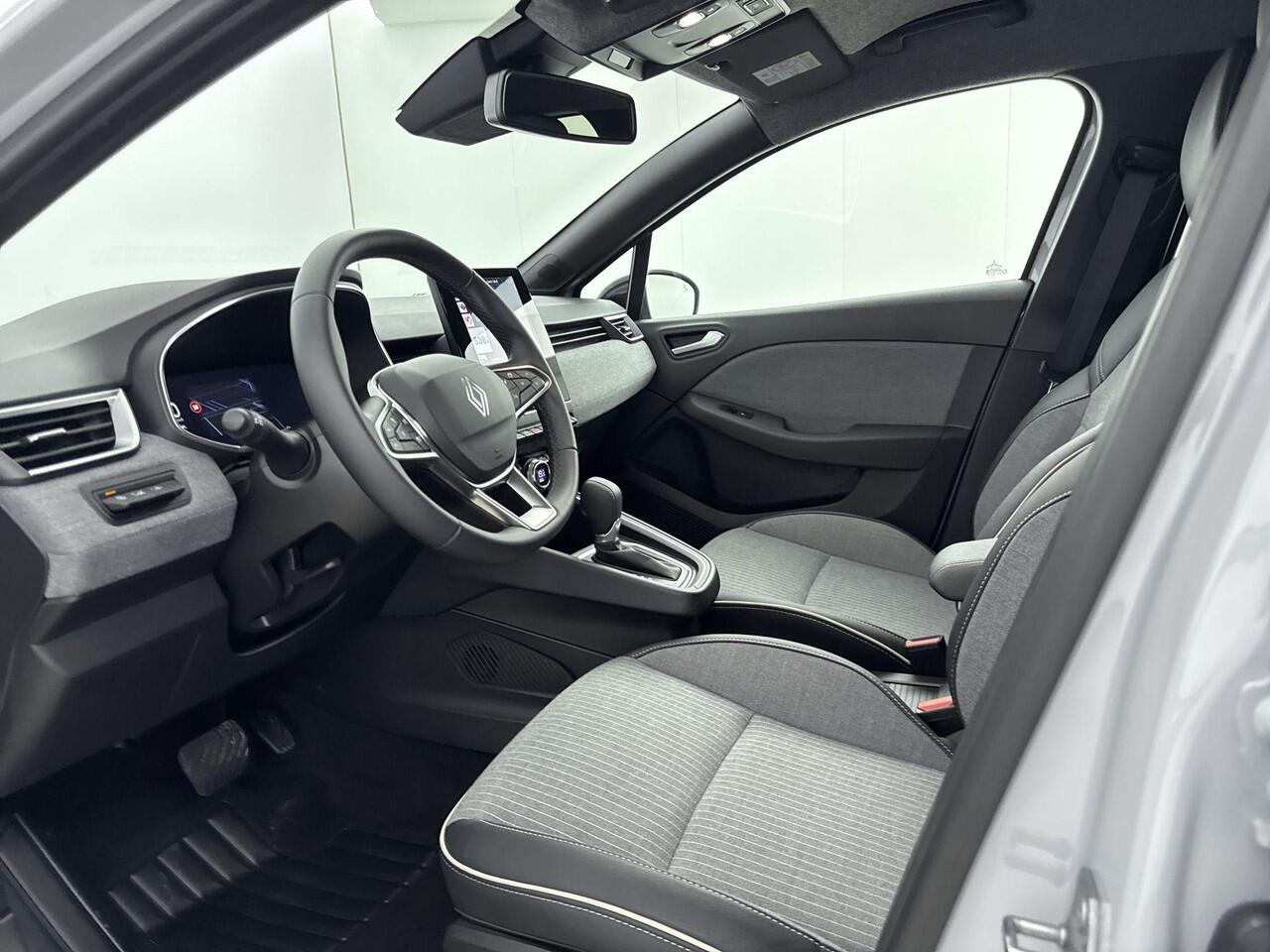 Renault CLIO 1.6 E-Tech Full Hybrid 145Pk techno | Android / Apple Carplay | Rondom Camera | Parkeersensoren | Navigatie | Dodenhoekdetectie