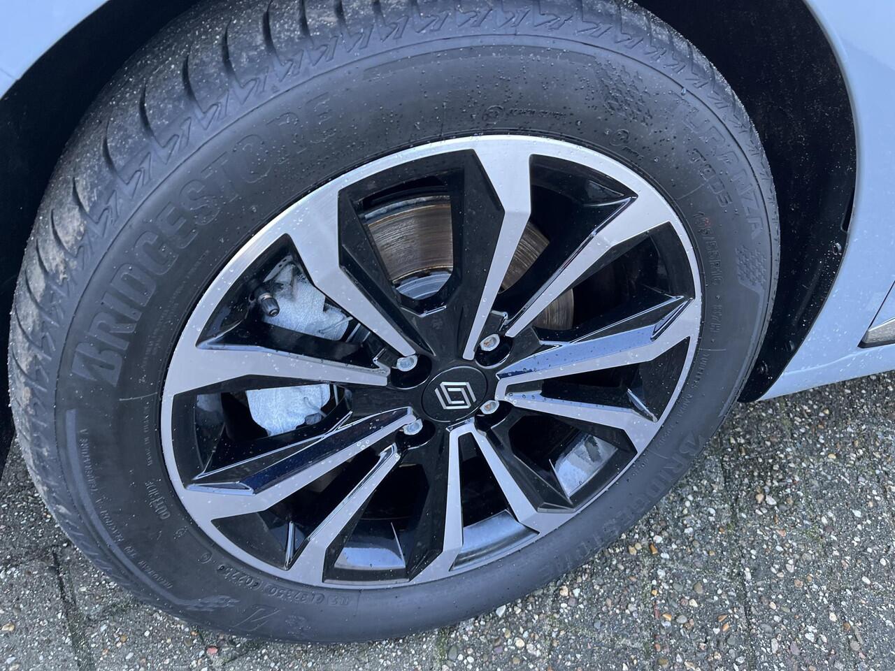 Renault CLIO 1.6 E-Tech Full Hybrid 145 techno / CAMERA 360 / GROOT SCHERM NAVIGATIE / PARKEERSENSOREN