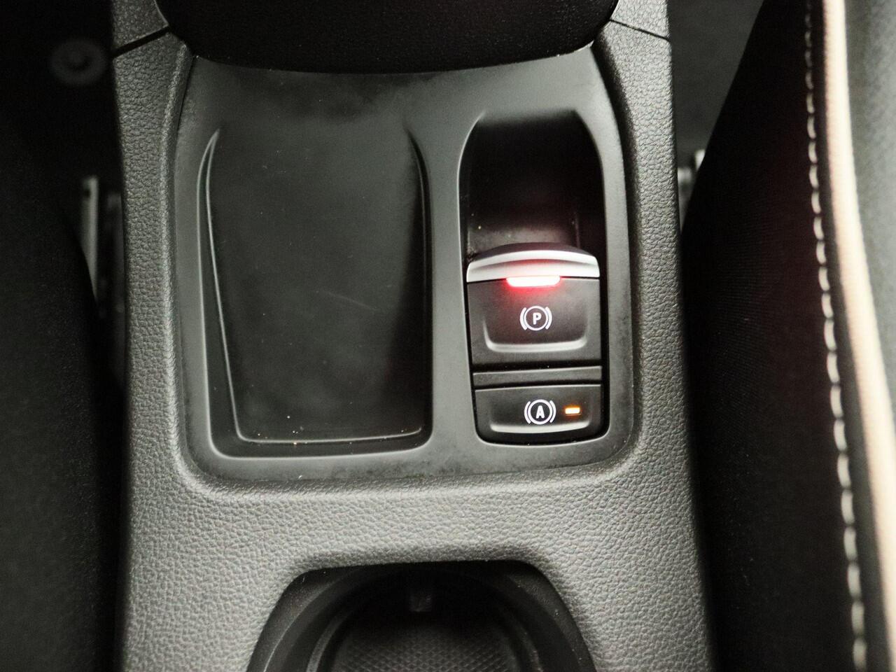 Renault CLIO E-Tech Full Hybrid 145 Techno | Automaat | Easy Link Navigatie met Apple CarPlay & Android Auto | Parkeersensoren v+a met 360 camera | Shark Fin antenne | Lichtmetalen velgen |