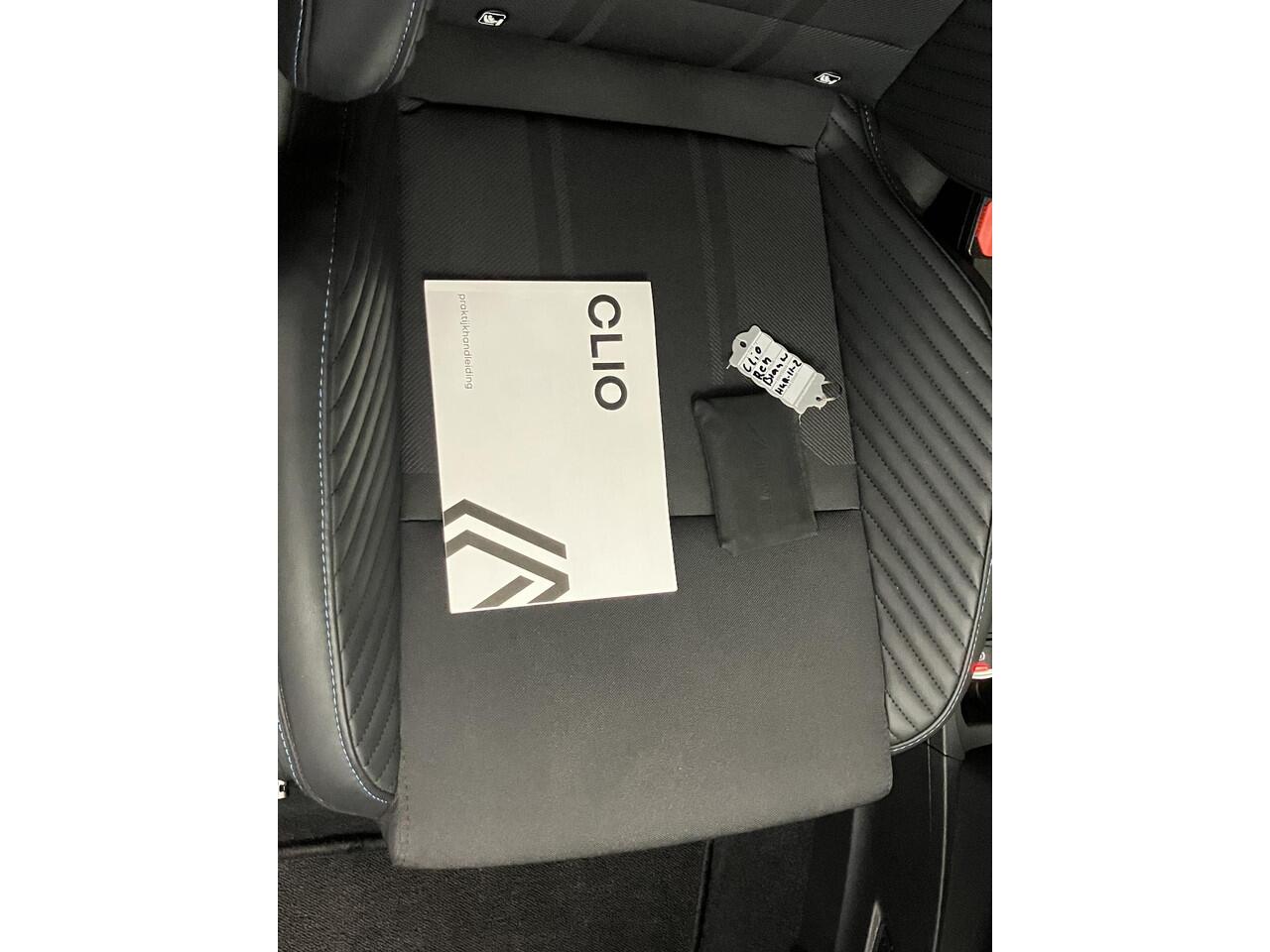 Renault CLIO 1.0 TCe 90 GPF esprit Alpine / Navigatie / Camera / Sportstoelen / BOSE Audio / Cruise Control / Climate Control / Apple CarPlay/Android Auto / Parkeersensoren Voor en Achter / Digitaal Dashboard /