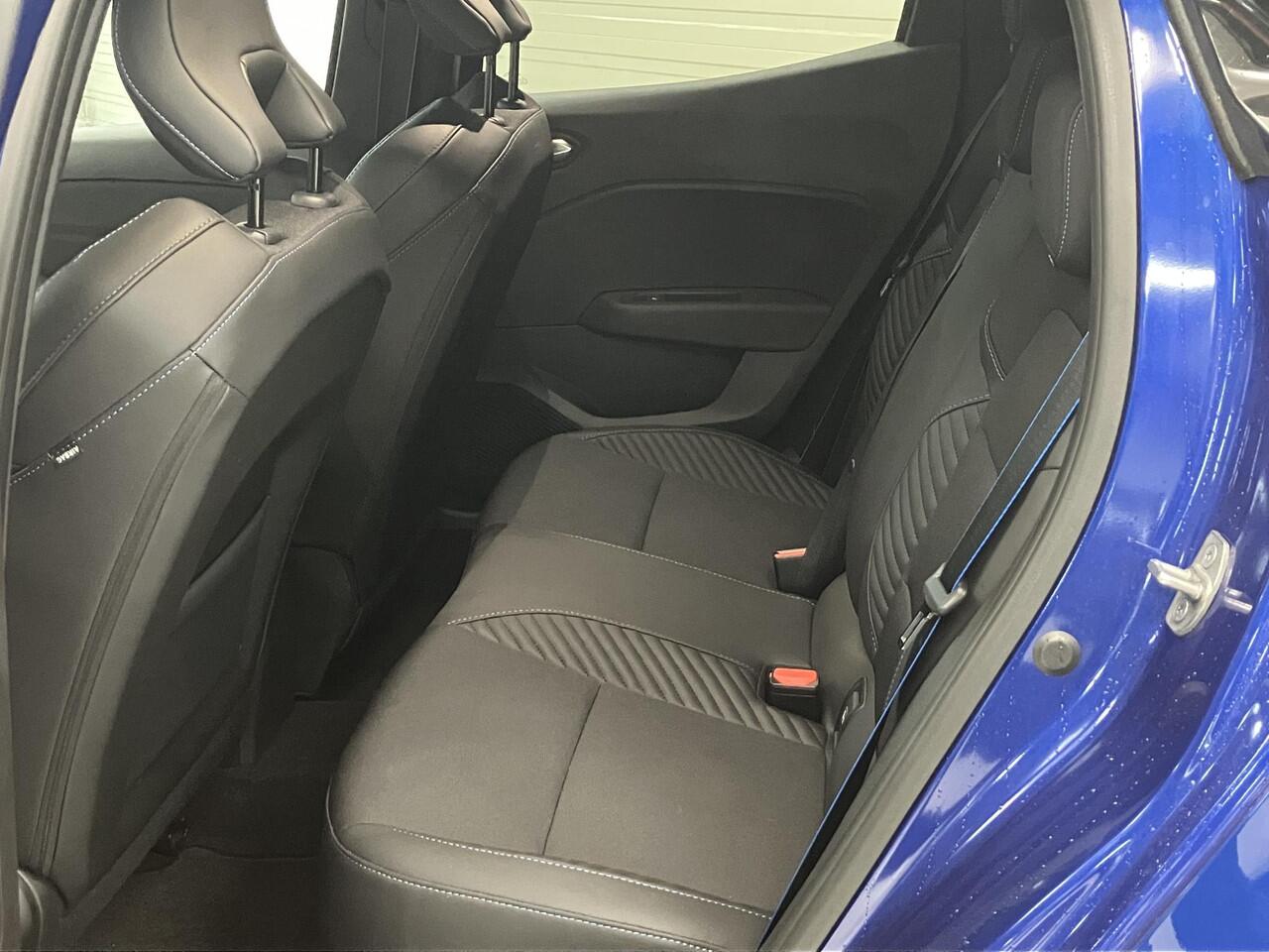 Renault CLIO 1.0 TCe 90 GPF esprit Alpine / Navigatie / Camera / Sportstoelen / BOSE Audio / Cruise Control / Climate Control / Apple CarPlay/Android Auto / Parkeersensoren Voor en Achter / Digitaal Dashboard /