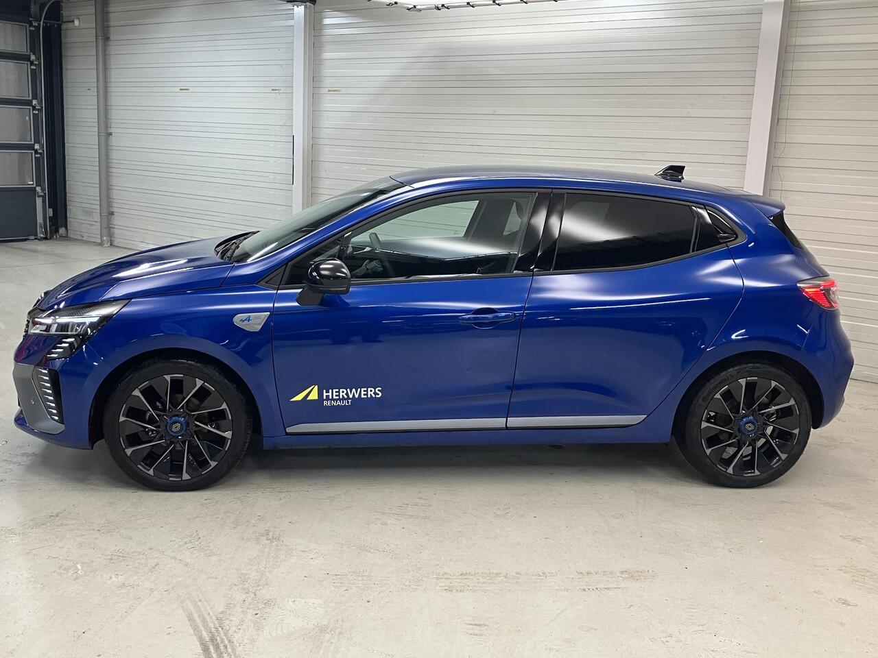 Renault CLIO 1.0 TCe 90 GPF esprit Alpine / Navigatie / Camera / Sportstoelen / BOSE Audio / Cruise Control / Climate Control / Apple CarPlay/Android Auto / Parkeersensoren Voor en Achter / Digitaal Dashboard /