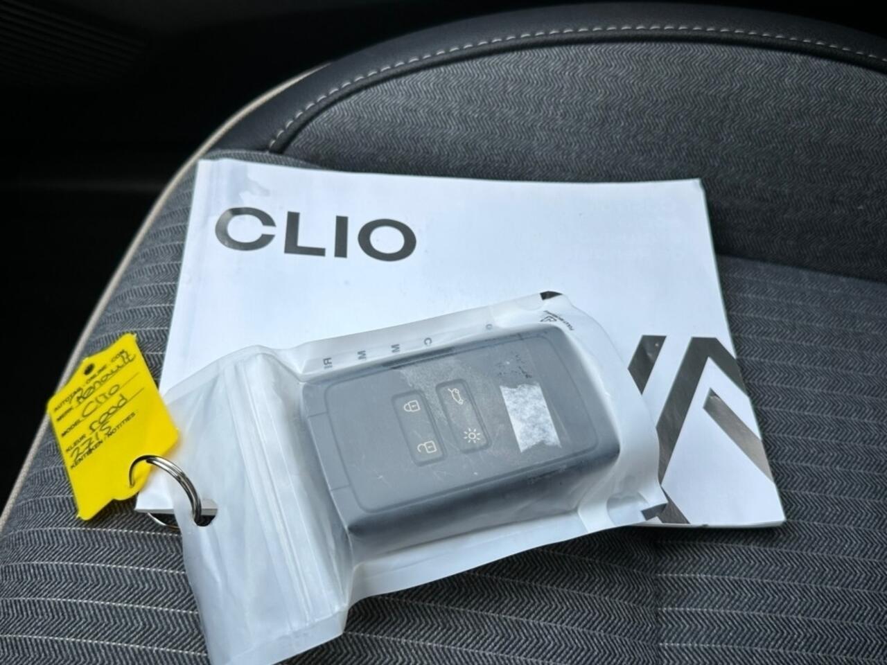 Renault CLIO 1.0 TCE 90 TECHNO
