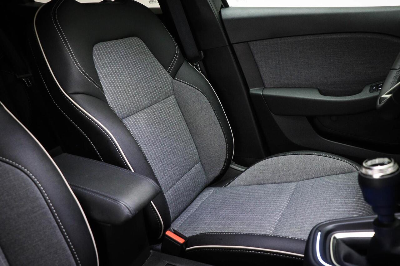 Renault CLIO 1.0 TCe 90 GPF techno | LED | DAB | APPLE | 360 CAMERA