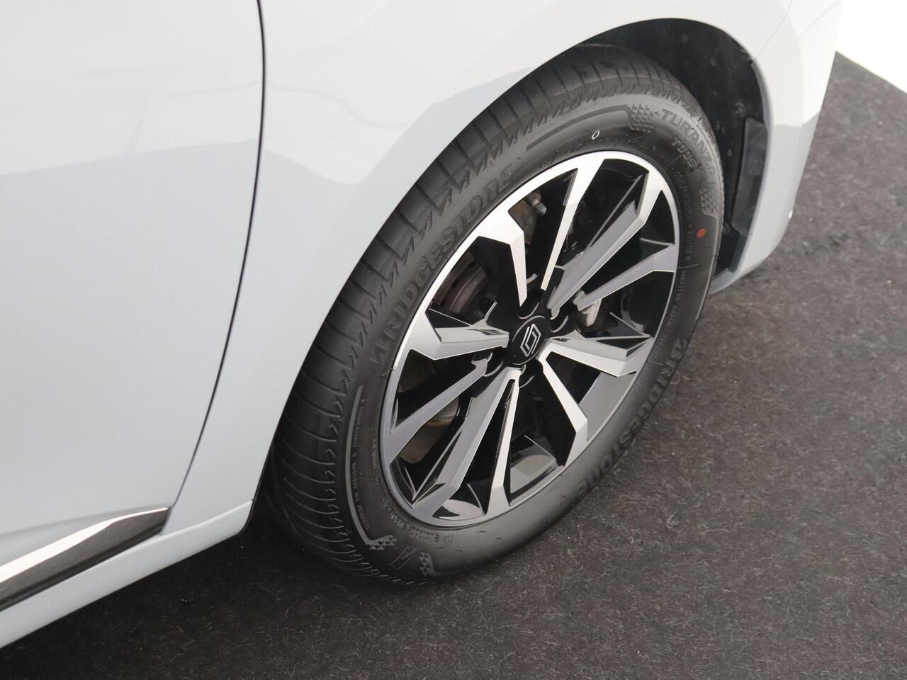 Renault CLIO 1.6 E-Tech Full Hybrid 145 techno | Automaat | Rondom Camera | Navigatie