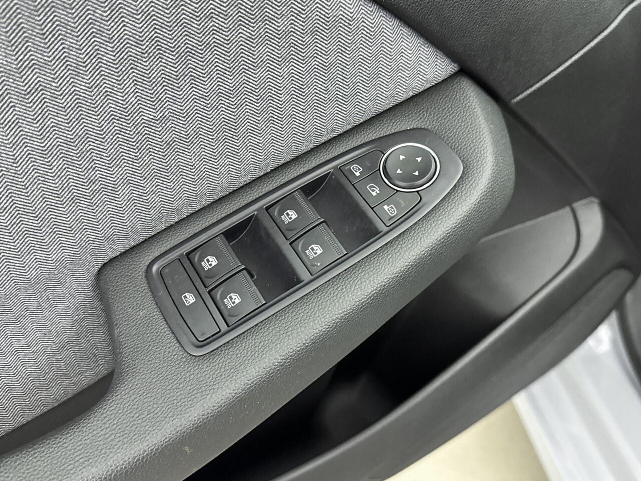 Renault CLIO 1.6 E-Tech Full Hybrid Techno 145PK | Navigatie 9,3" | Achteruitrijcamera | Climate Control | Carplay | Keyless