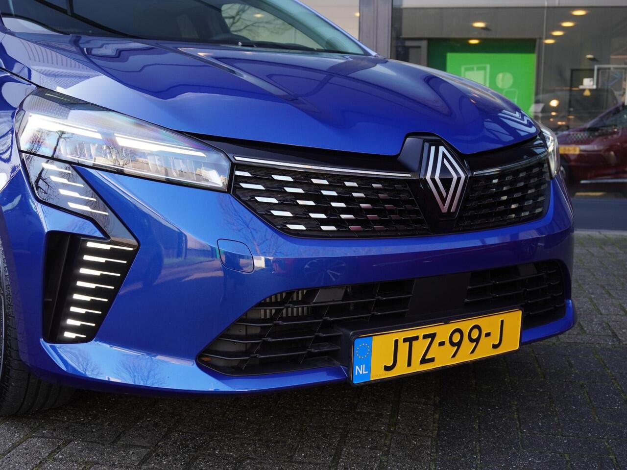 Renault CLIO TCe 90 evolution AUTOMAAT / 4.000KM / 7'' SCHERM / PACK LOOK / PDC A / LED / AIRCO / CRUISE / PRIVACY GLASS / HAAIEVIN / 16'' LMV