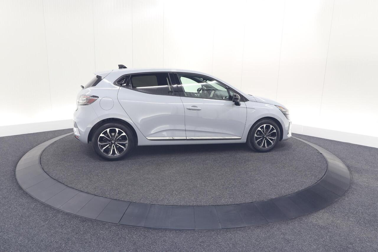 Renault CLIO TCe 90 GPF techno | 360 Camera | Adaptieve Cruise Control | 9.3 Inch Groot Scherm | voor- en achtersensoren