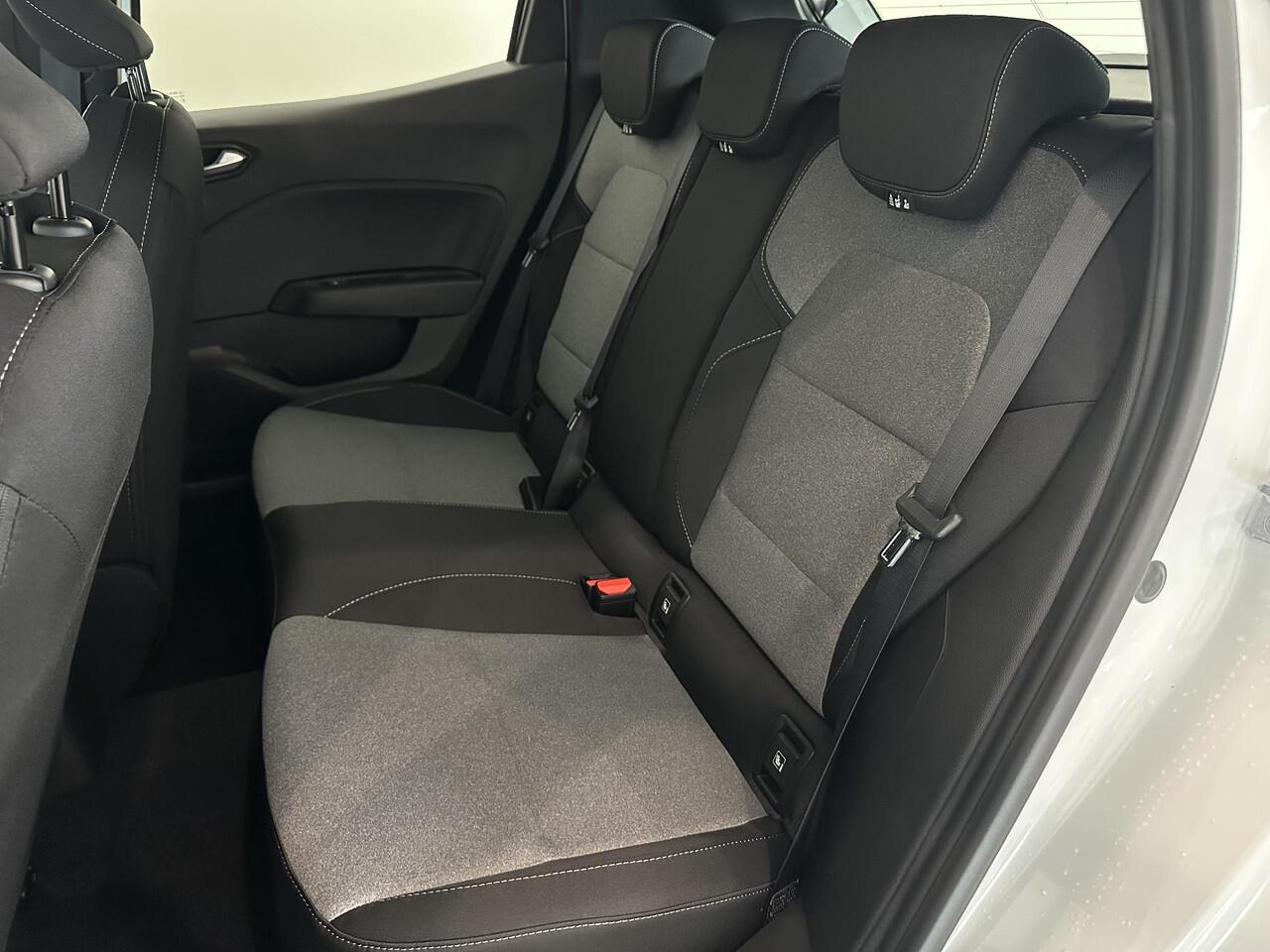 Renault CLIO 1.0 TCe 90 Evolution | Pack Navigation | Achteruitrijcamera | Van: ¤ 26.359,- nu rijklaar voor: ¤ 24.359,-