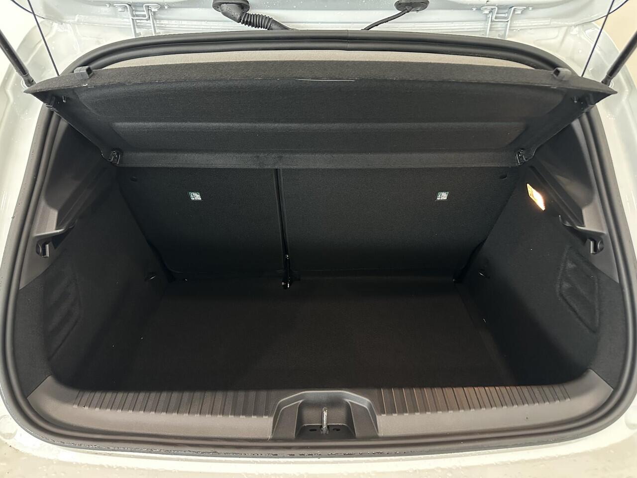 Renault CLIO 1.0 TCe 90 Evolution | Pack Navigation | Achteruitrijcamera | Van: ¤ 26.359,- nu rijklaar voor: ¤ 24.359,-