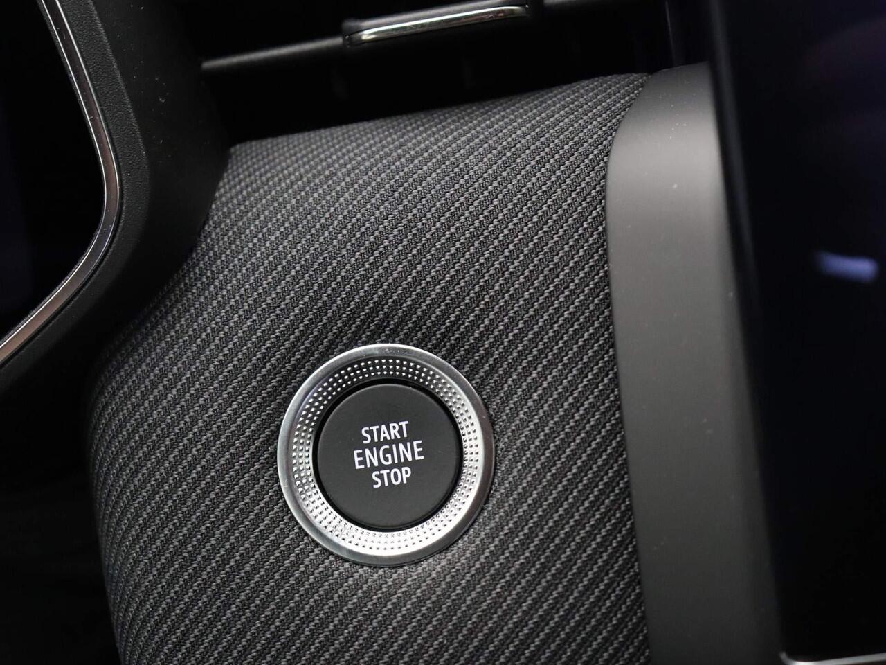 Renault CLIO Full Hybrid 145pk Esprit Alpine | BOSE audio | Stoel- en stuurwielverwarming | Adaptieve cruise control |