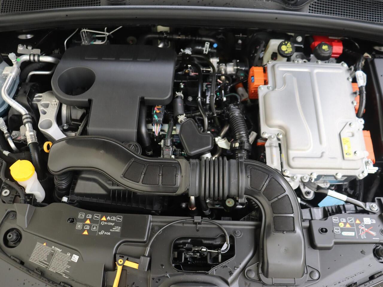 Renault CLIO 1.6 E-Tech Full Hybrid 145 techno | Stoelverwarming | Navigatiesysteem | 17" Lichtmetalen velgen