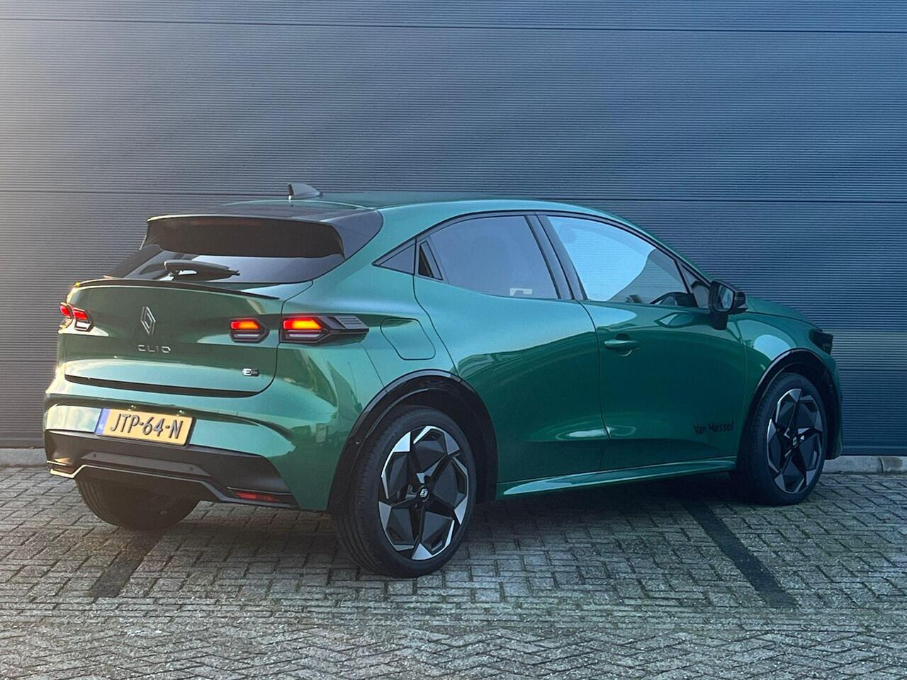 Renault CLIO 1.8 Hybrid Techno 160PK | Automaat | Adaptieve Cruise Control met Stuurhulp | Google Navigatie | Stoel- en Stuurverwarming | 360 Camera | 18" Inch Velgen | Apple CarPlay & Android Auto